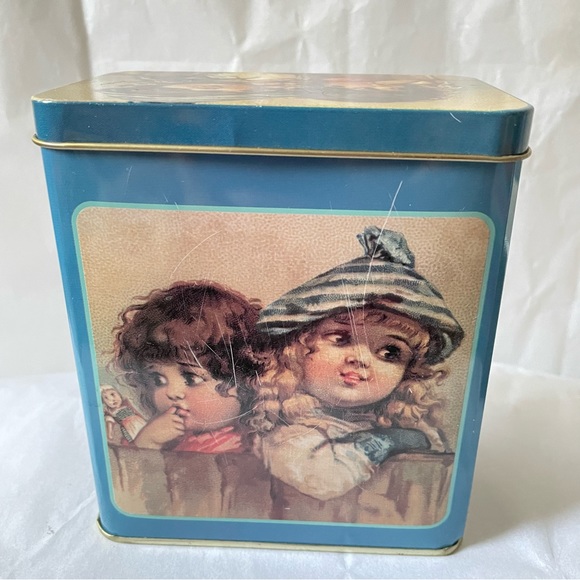 90s Neilson's Crispy Crunch Advertising Tin box baby Metal box Antique vintage - Picture 11 of 16